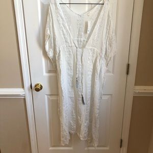 - En Creame bathing suit coverup